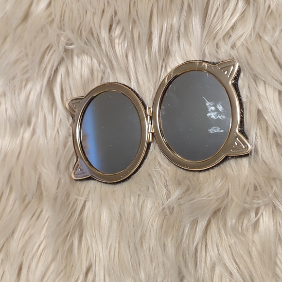 Betsey Johnson black cat pocket mirror - Picture 3 of 3